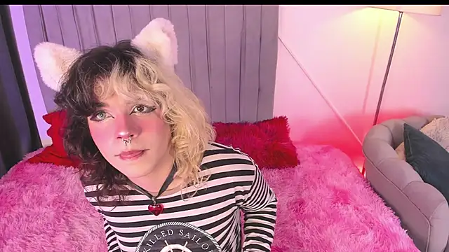 Hunter Pheach online show from July 12, 1:51 am