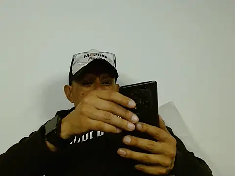 Alejo cum42 online show from June 13, 11:46 pm
