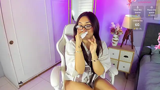ginger honey  online show from June 11, 1:09 pm