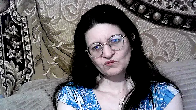 Dear Annet online show from July 8, 8:13 pm