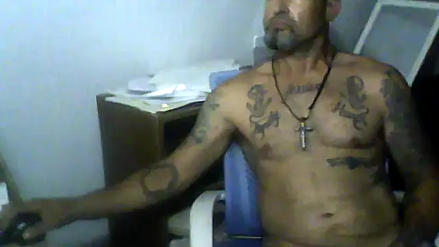 Snapshot of SlickDickyadown chatting on June 20, 4:15 am SlickDickyadown online show from June 20, 4:15 am