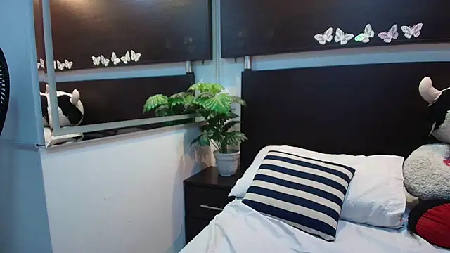 Chloe boom online show from June 11, 7:34 pm