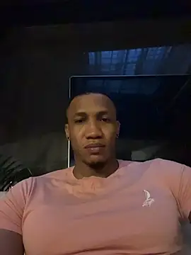 Snapshot of LoganVarela chatting on July 1, 10:50 am LoganVarela online show from July 1, 10:50 am