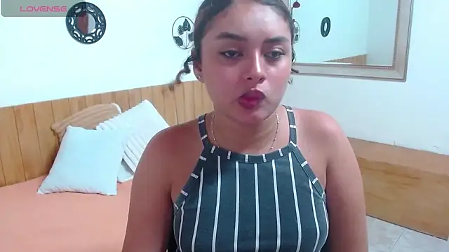Snapshot of Alis_Montiel chatting on June 17, 4:59 am Alis Montiel online show from June 17, 4:59 am