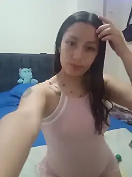 Snapshot of MiaSaen chatting on June 10, 2:01 am MiaSaen online show from June 10, 2:01 am