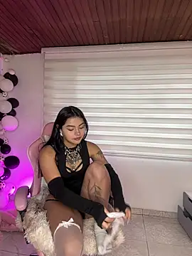 Snapshot of mia_zafirr chatting on July 16, 9:43 pm mia zafirr online show from July 16, 9:43 pm