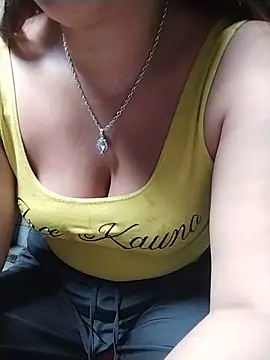candyyy19 online show from June 13, 11:35 pm