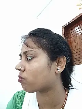 Snapshot of Hoty-sona chatting on June 16, 8:17 am Hoty-sona online show from June 16, 8:17 am