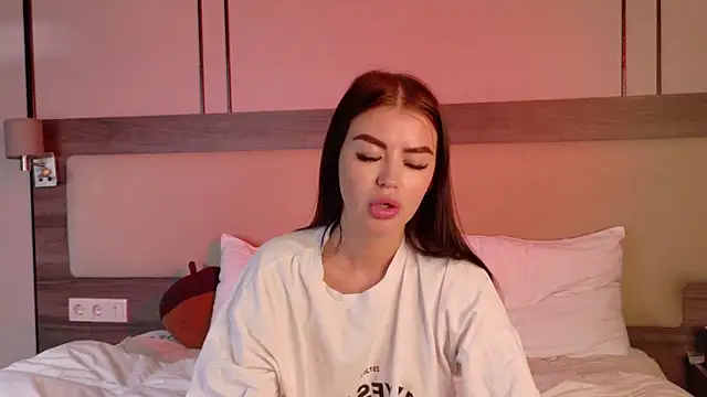 leonameilee online show from June 24, 6:12 am