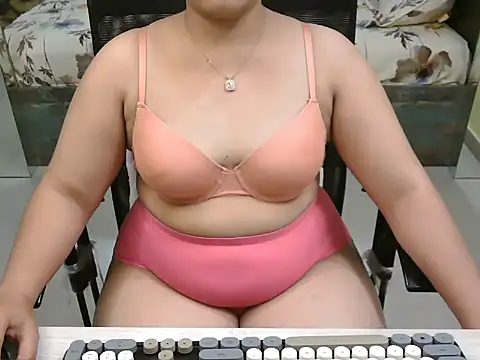 sexy shanaya  online show from July 28, 1:10 pm