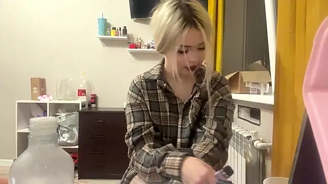 moonluv33 online show from June 25, 1:59 pm