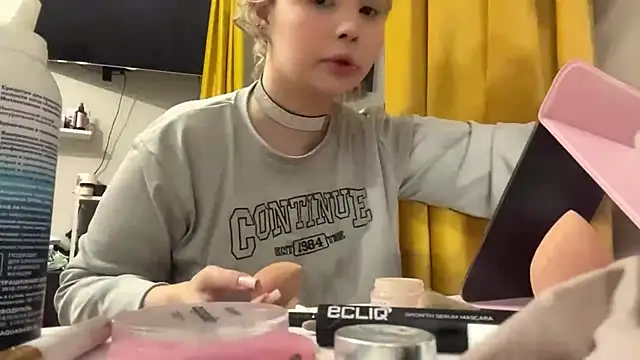 moonluv33 online show from June 27, 2:12 pm