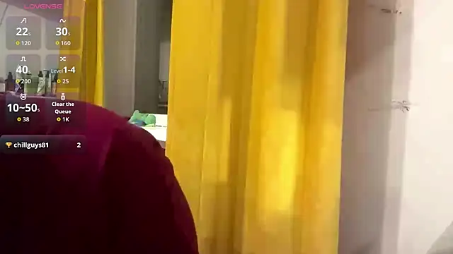 moonluv33 online show from July 6, 3:03 pm