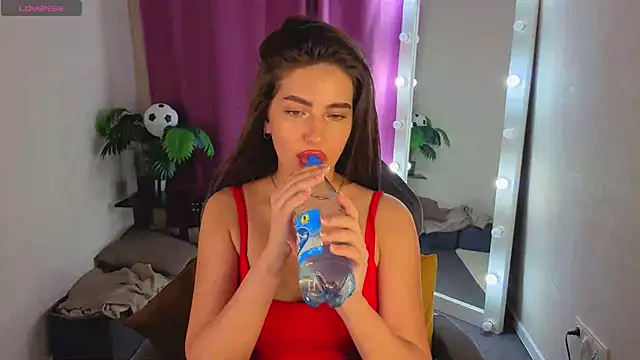 Snapshot of Bella__Kallen chatting on June 23, 9:29 am Bella Kallen online show from June 23, 9:29 am