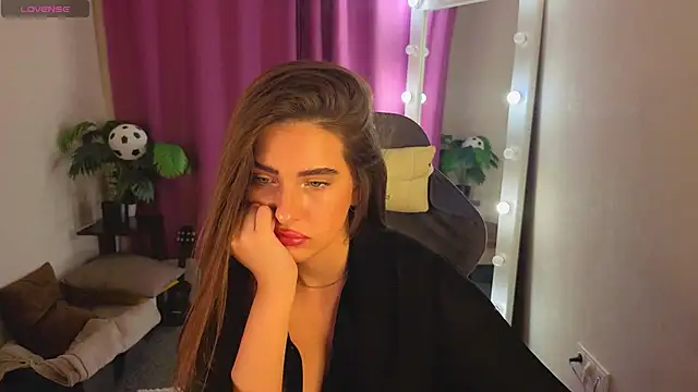 Snapshot of Bella__Kallen chatting on June 29, 9:04 am Bella Kallen online show from June 29, 9:04 am