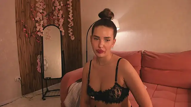 Snapshot of Bella__Kallen chatting on July 3, 9:27 am Bella Kallen online show from July 3, 9:27 am