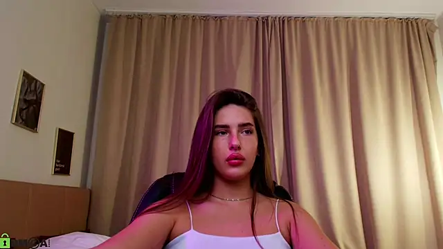 Snapshot of Bella__Kallen chatting on August 2, 9:19 am Bella Kallen online show from August 2, 9:19 am