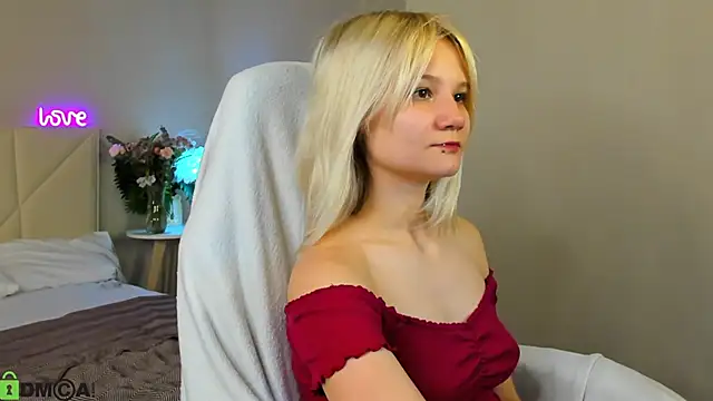 Snapshot of Bunny_Elsy chatting on July 2, 11:16 am Bunny Elsy online show from July 2, 11:16 am