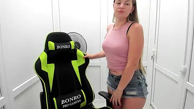 MiaSummerr  online show from July 2, 11:27 am
