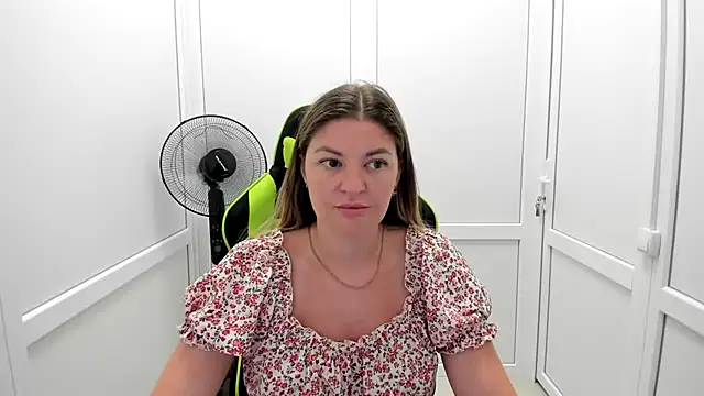 MiaSummerr  online show from July 4, 12:11 pm