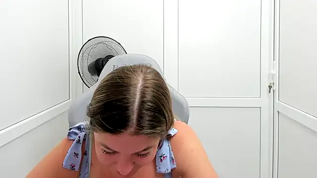 MiaSummerr  online show from July 20, 6:49 am