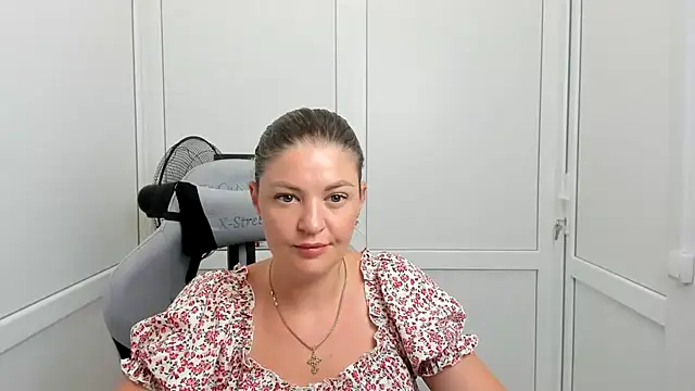 MiaSummerr  online show from August 8, 12:07 pm