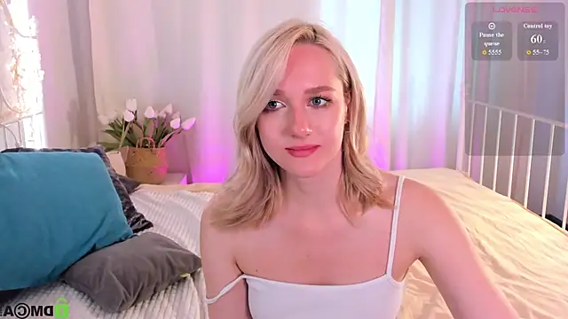 Snapshot of Chloe-Deccer chatting on July 11, 2:58 am Chloe-Deccer online show from July 11, 2:58 am