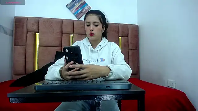 Snapshot of MIA_COINS chatting on June 25, 4:12 am MIA COINS online show from June 25, 4:12 am