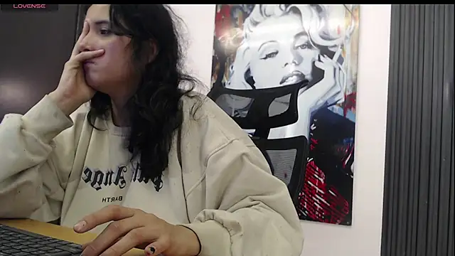 Snapshot of MIA_COINS chatting on August 2, 4:27 pm MIA COINS online show from August 2, 4:27 pm