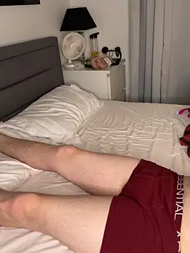 Shycouple7295 online show from June 30, 9:16 pm