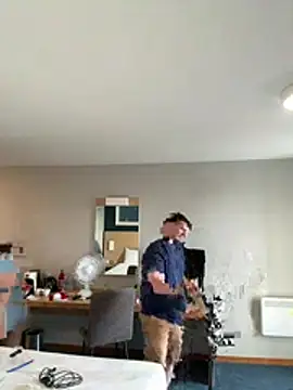 Shycouple7295 online show from July 12, 5:48 pm