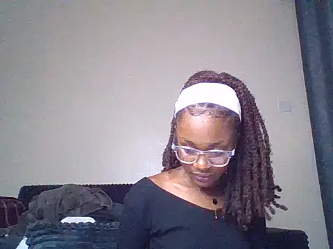Snapshot of Lill_Miss chatting on July 10, 8:22 pm Lill Miss online show from July 10, 8:22 pm