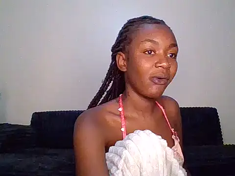 Snapshot of Lill_Miss chatting on August 6, 10:00 pm Lill Miss online show from August 6, 10:00 pm