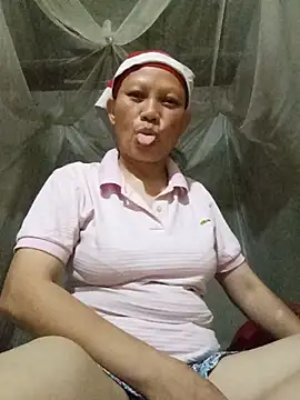 Snapshot of Ila-min chatting on June 28, 11:49 am Ila-min online show from June 28, 11:49 am