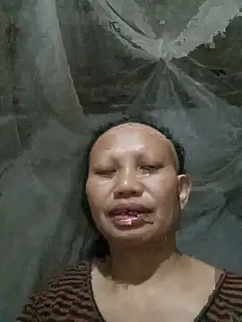 Snapshot of Ila-min chatting on July 24, 11:52 am Ila-min online show from July 24, 11:52 am