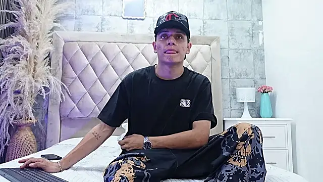 Snapshot of Hydan_ chatting on August 3, 9:29 pm Hydan online show from August 3, 9:29 pm