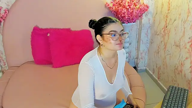 Snapshot of Adda_rousse chatting on June 12, 12:04 pm Adda rousse online show from June 12, 12:04 pm
