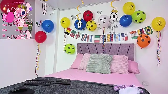 NahomyEvans online show from June 27, 11:59 am