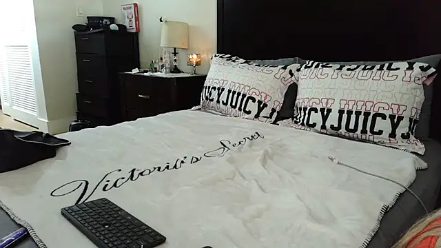 Snapshot of gothbaby3055 chatting on June 26, 6:34 pm gothbaby3055 online show from June 26, 6:34 pm