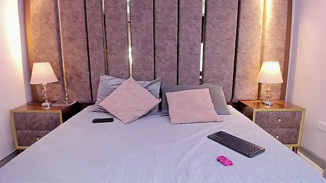 Snapshot of MiaCastle_ chatting on July 27, 8:16 pm MiaCastle online show from July 27, 8:16 pm