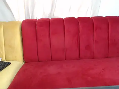 Snapshot of Cristinaahxx chatting on July 1, 9:55 am Cristinaahxx online show from July 1, 9:55 am