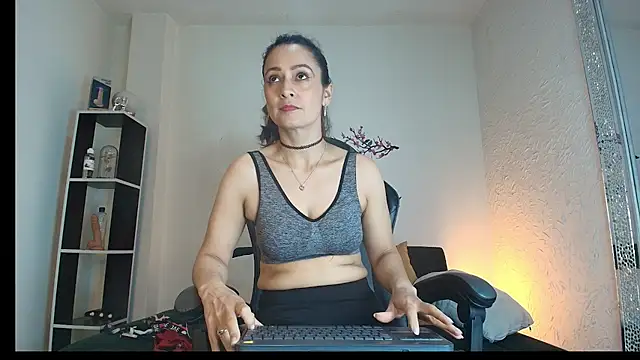  Anais Lanz online show from July 7, 6:47 am