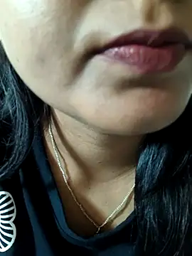 Snapshot of sheela_3563 chatting on July 11, 7:22 am sheela 3563 online show from July 11, 7:22 am
