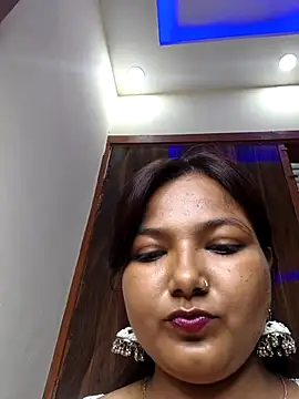Snapshot of sheela_3563 chatting on July 18, 3:38 pm sheela 3563 online show from July 18, 3:38 pm