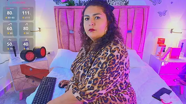 Snapshot of Mia_Hony chatting on June 23, 12:47 pm Mia Hony online show from June 23, 12:47 pm
