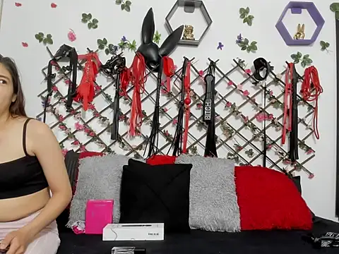 Snapshot of dolls_temptationn chatting on June 16, 12:52 pm dolls temptationn online show from June 16, 12:52 pm