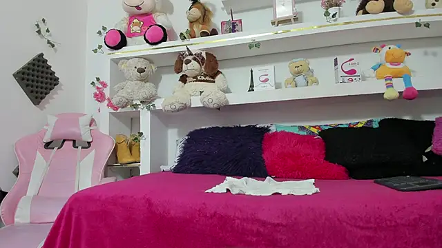 Snapshot of dolls_temptationn chatting on June 22, 1:30 pm dolls temptationn online show from June 22, 1:30 pm