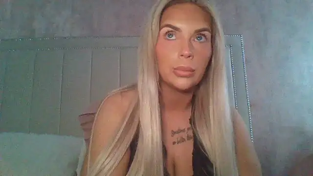 Snapshot of MiaMae_x chatting on July 17, 9:49 am MiaMae x online show from July 17, 9:49 am
