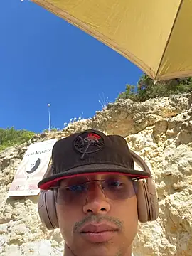 Snapshot of David_Tresh5 chatting on July 16, 9:15 am David Tresh5 online show from July 16, 9:15 am