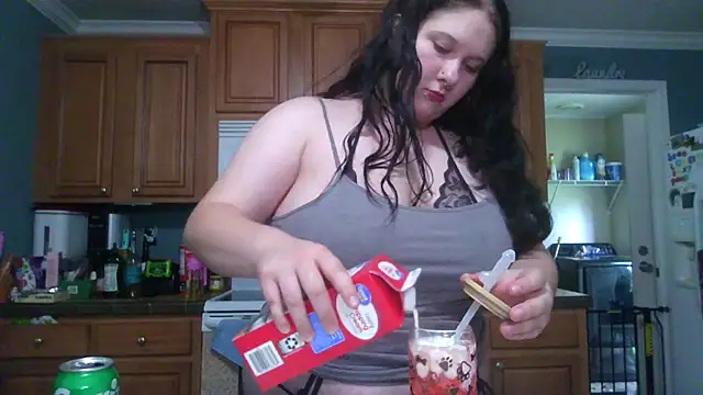 XRoxy ThorneX online show from July 11, 7:49 pm